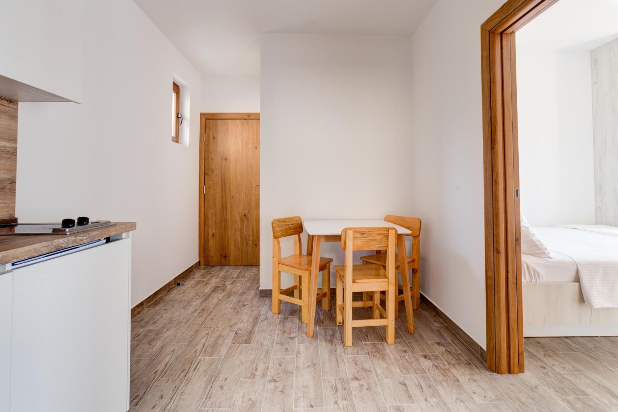 Mima Apartments Свети Стефан Екстериор снимка