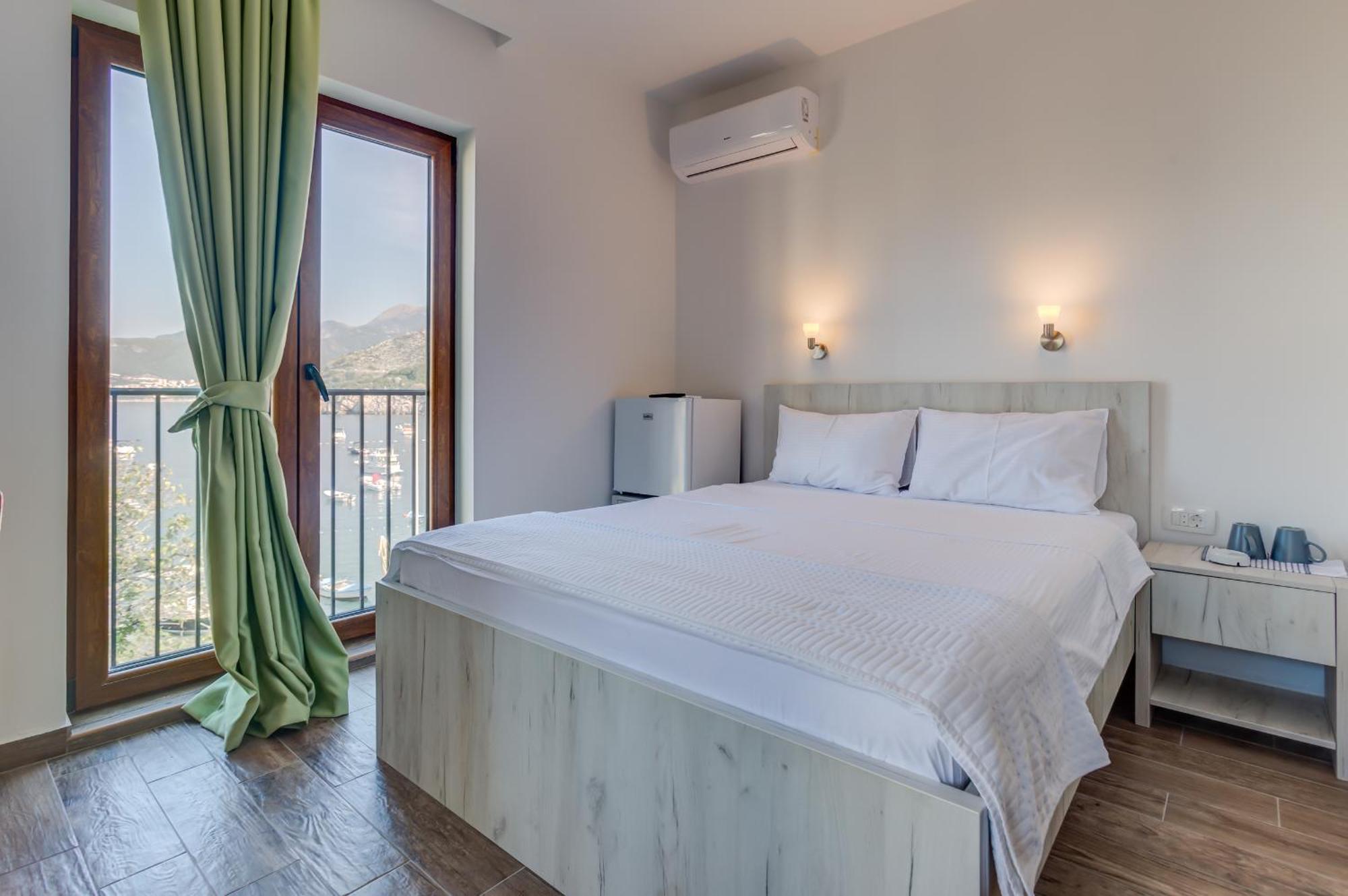 Mima Apartments Свети Стефан Екстериор снимка